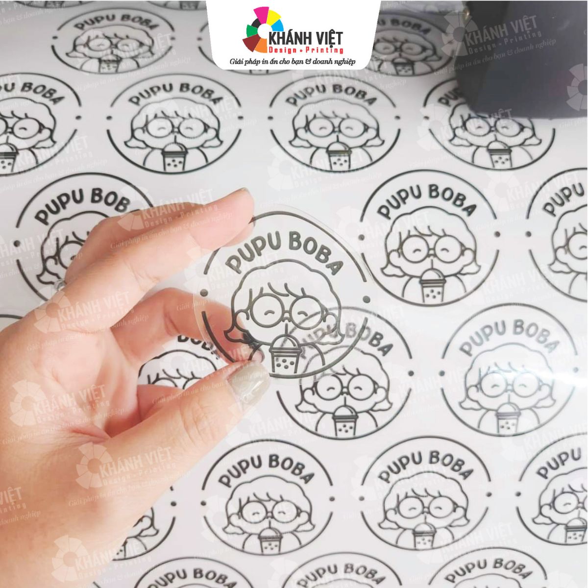 Logo làm từ decal trong